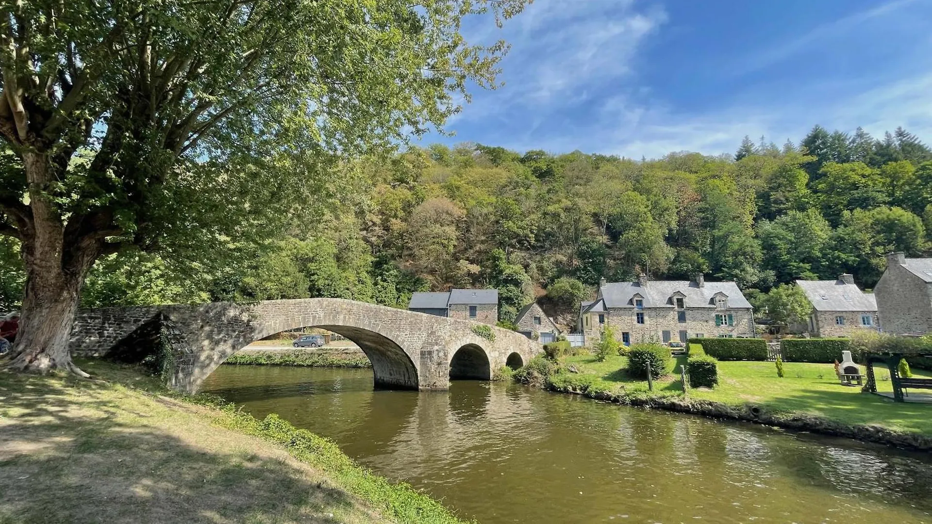 Impasse Des Mysteres - La Maison Des Sorciers Lehon/Dinan 0*, Dinan