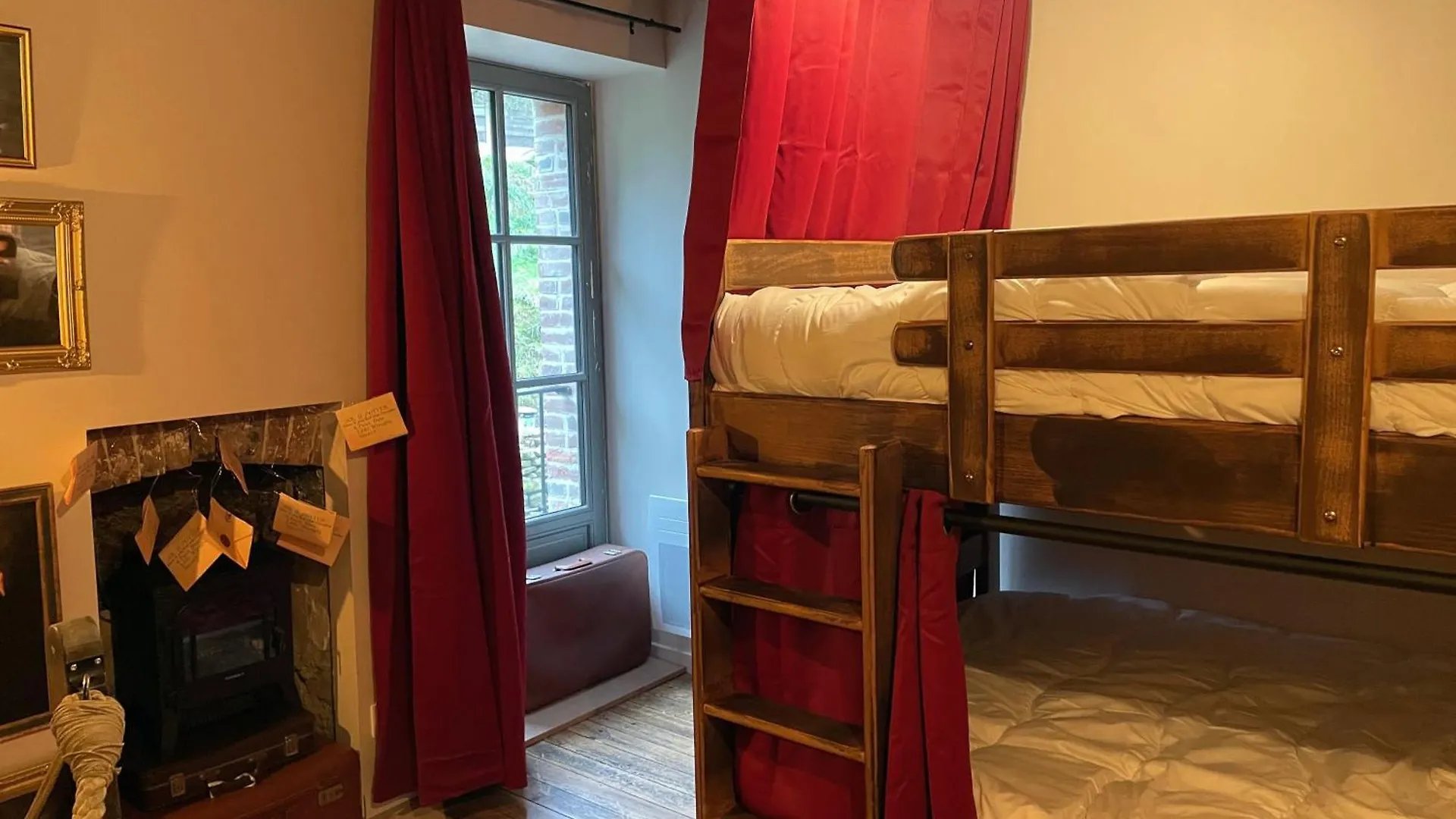 Impasse Des Mysteres - La Maison Des Sorciers Lehon/Dinan 0*, Dinan